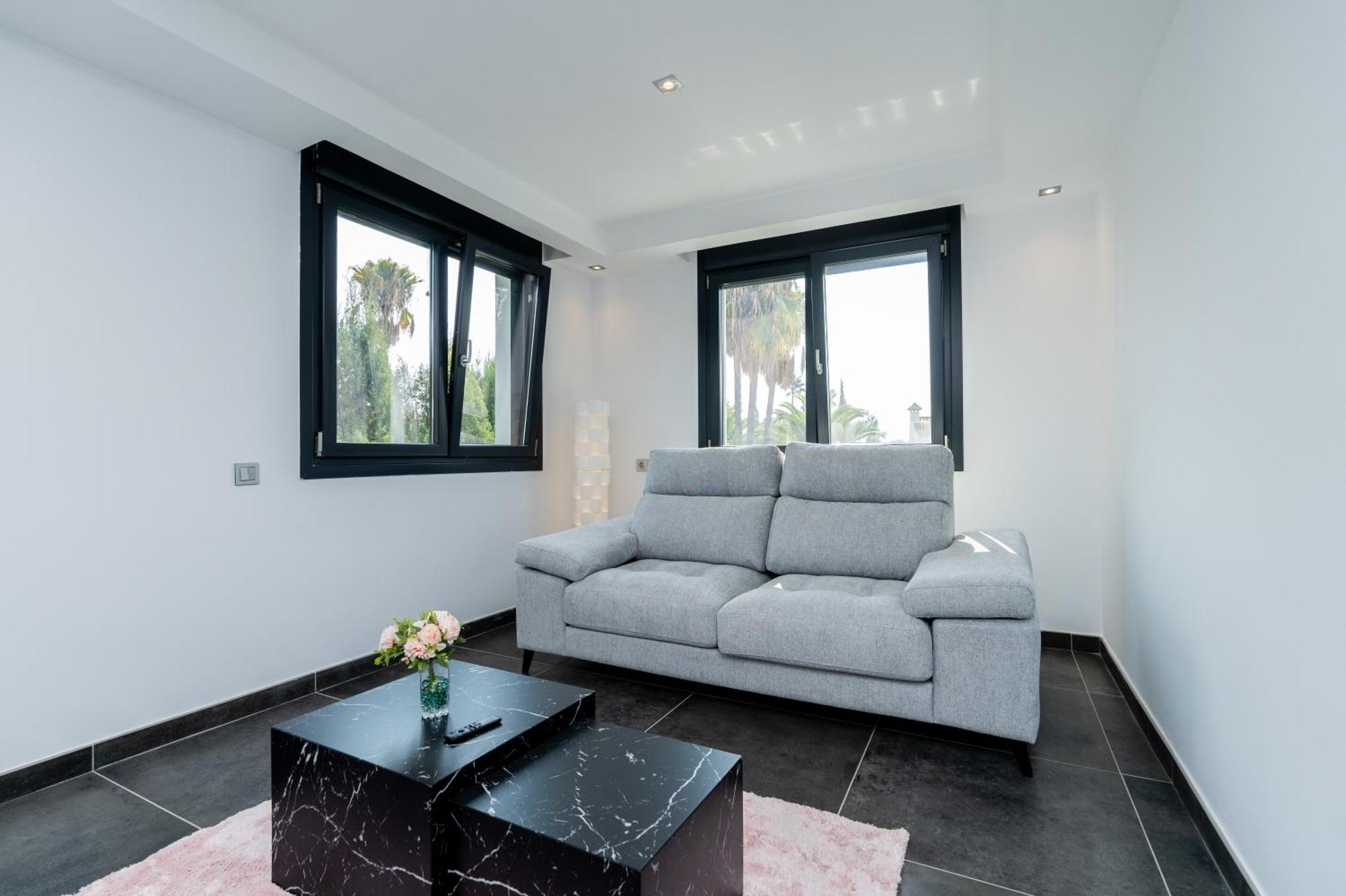 Appartement Newly Renovated 6 Bdrm Grand W Pool And Views