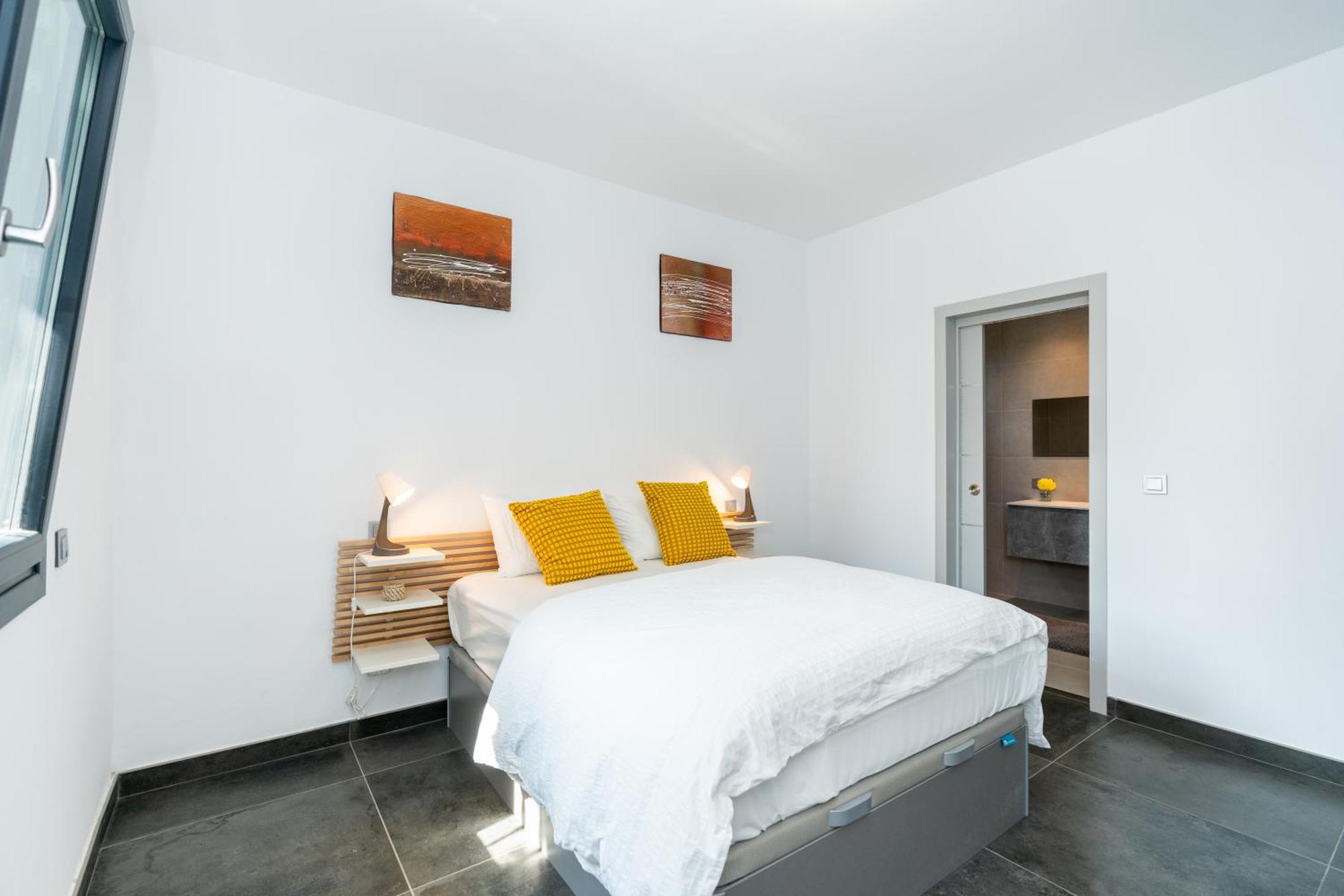 Newly Renovated 6 Bdrm Grand W Pool And Views Marbellac